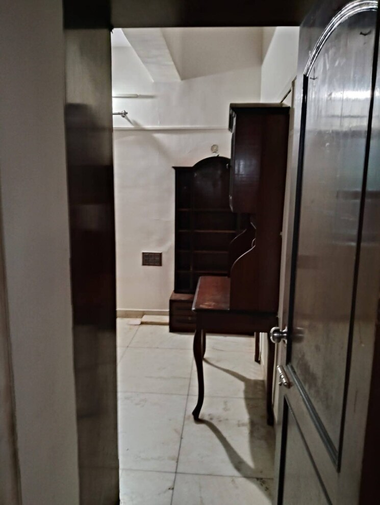 Bathroom, vile parle west 2 Bedroom 700 Sq.Ft. Apartment In Vile Parle West Mumbai 9219808