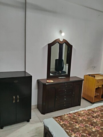 Living Room in 2 BHK Apartment at Vile Parle West – for Rent