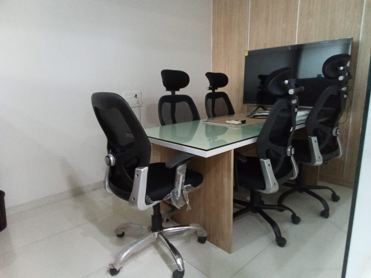 Office Space For Rent in Rustomjee Central Park Commercial