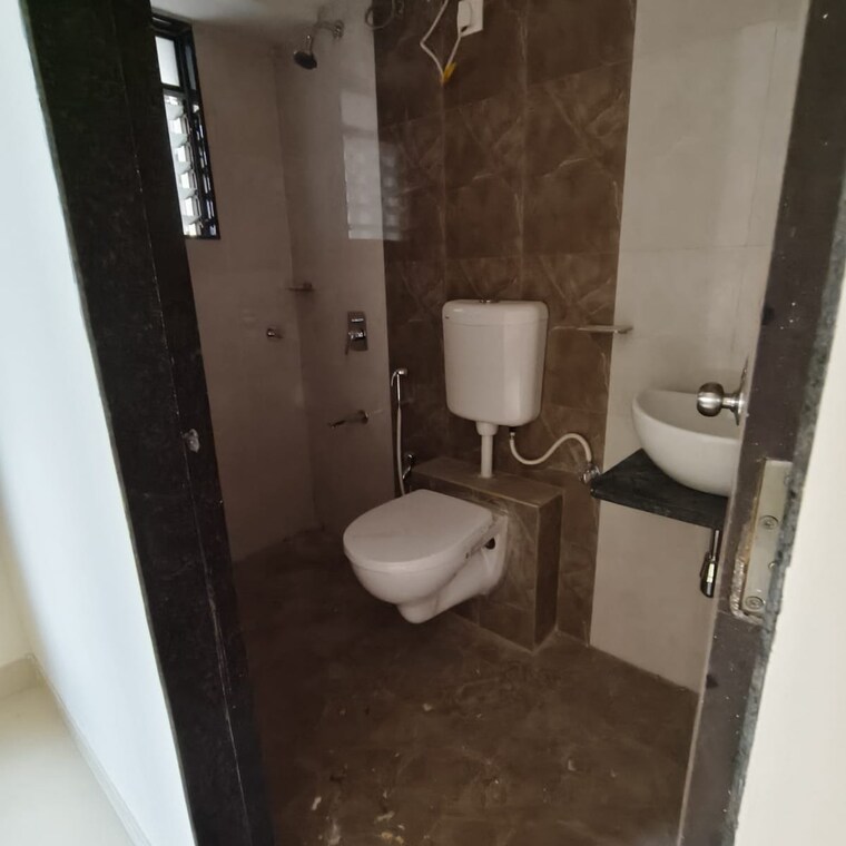 Bathroom, haware-amara 2 Bedroom 560 Sq.Ft. Apartment In Vikhroli East Mumbai 9219847