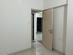 Room in 2 BHK Apartment at Amboli – for Rent