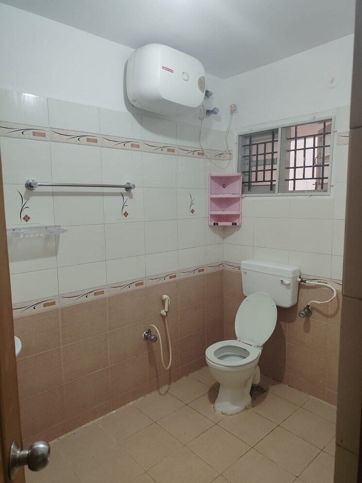 Bathroom, hsr layout 3 Bedroom 1500 Sq.Ft. Builder Floor In Hsr Layout Bangalore 9219819