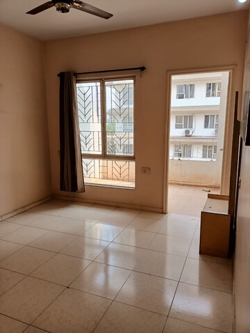 Room in 3 BHK Apartment at Naiknavare Sylvan Heights, Aundh – for Rent