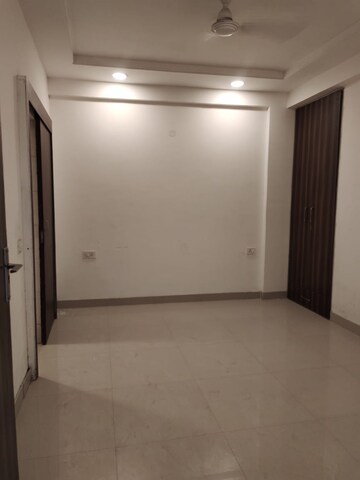 Room in 3 BHK Builder Floor at Palm Residency Chhatarpur, Chattarpur – for Rent