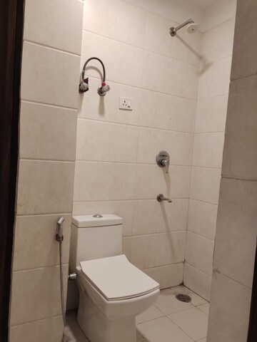 Bathroom in 3 BHK Builder Floor at Palm Residency Chhatarpur, Chattarpur – for Rent