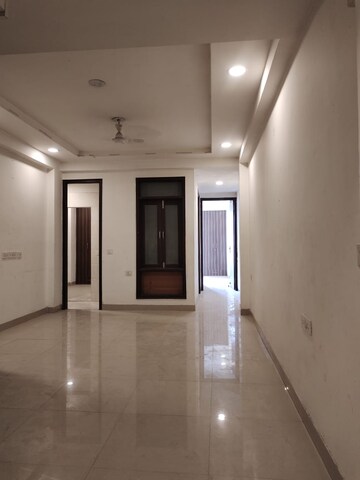Building Lobby in 3 BHK Builder Floor at Palm Residency Chhatarpur, Chattarpur – for Rent