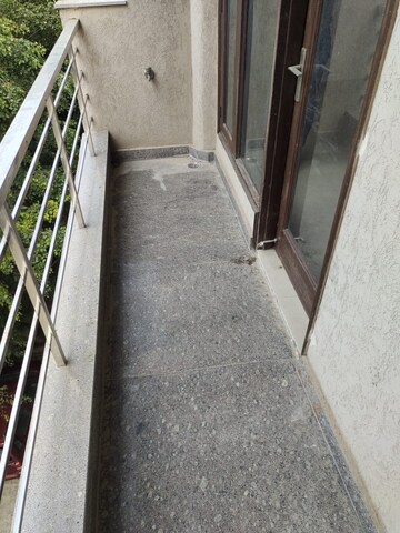 Balcony in 3 BHK Builder Floor at Palm Residency Chhatarpur, Chattarpur – for Rent