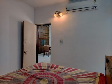 Bedroom in 2.5 BHK Apartment at Sarita Vihar Pocket-C RWA, Sarita Vihar – for Rent