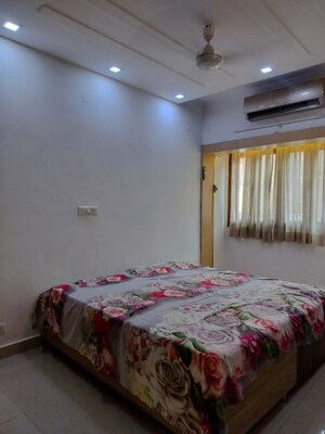 Master Bedroom in 2.5 BHK Apartment at Sarita Vihar Pocket-C RWA, Sarita Vihar – for Rent