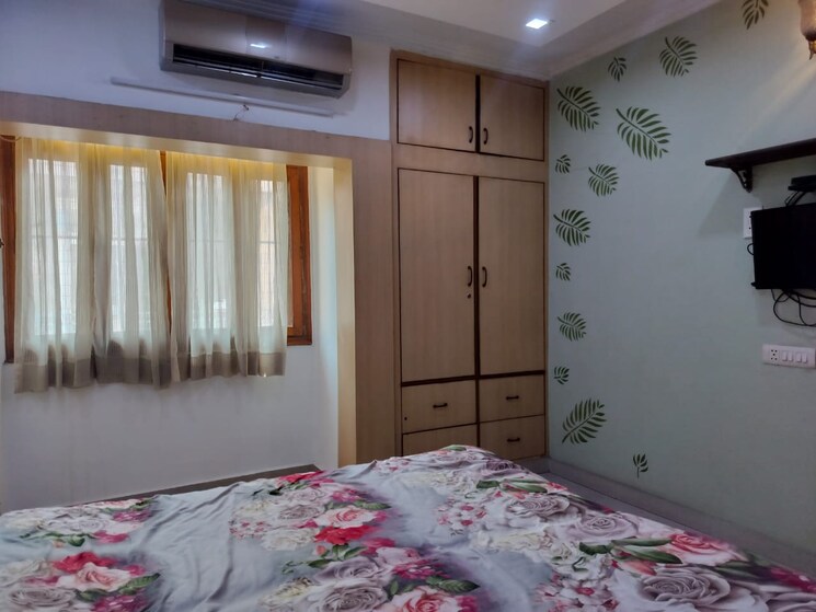 Bedroom, sarita-vihar-pocket-c-rwa 2.5 Bedroom 1350 Sq.Ft. Apartment In Sarita Vihar Delhi 9219864