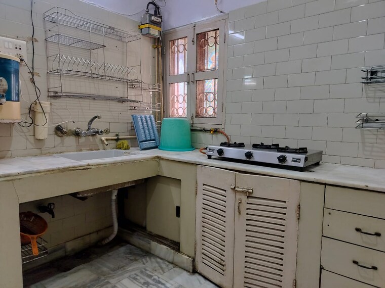 Kitchen, sarita-vihar-pocket-c-rwa 2.5 Bedroom 1350 Sq.Ft. Apartment In Sarita Vihar Delhi 9219864
