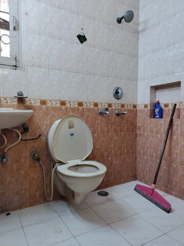 Bathroom in 2.5 BHK Apartment at Sarita Vihar Pocket-C RWA, Sarita Vihar – for Rent