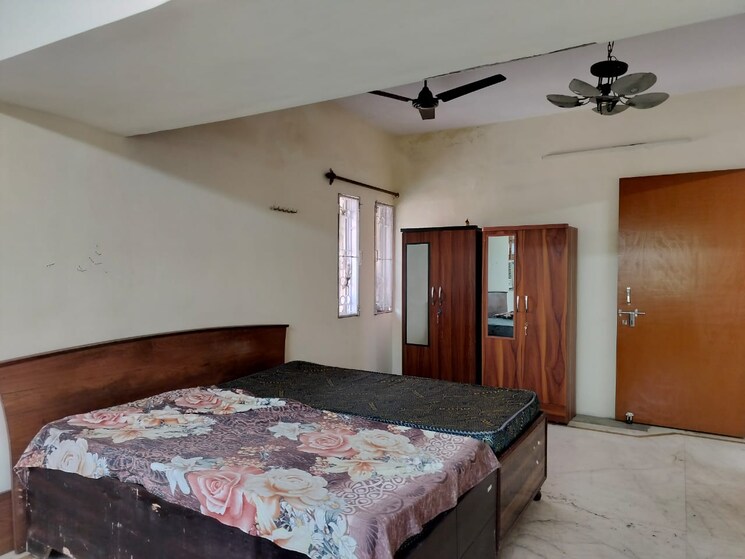 Bedroom, sarita vihar 3 Bedroom 1400 Sq.Ft. Apartment In Sarita Vihar Delhi 9219865