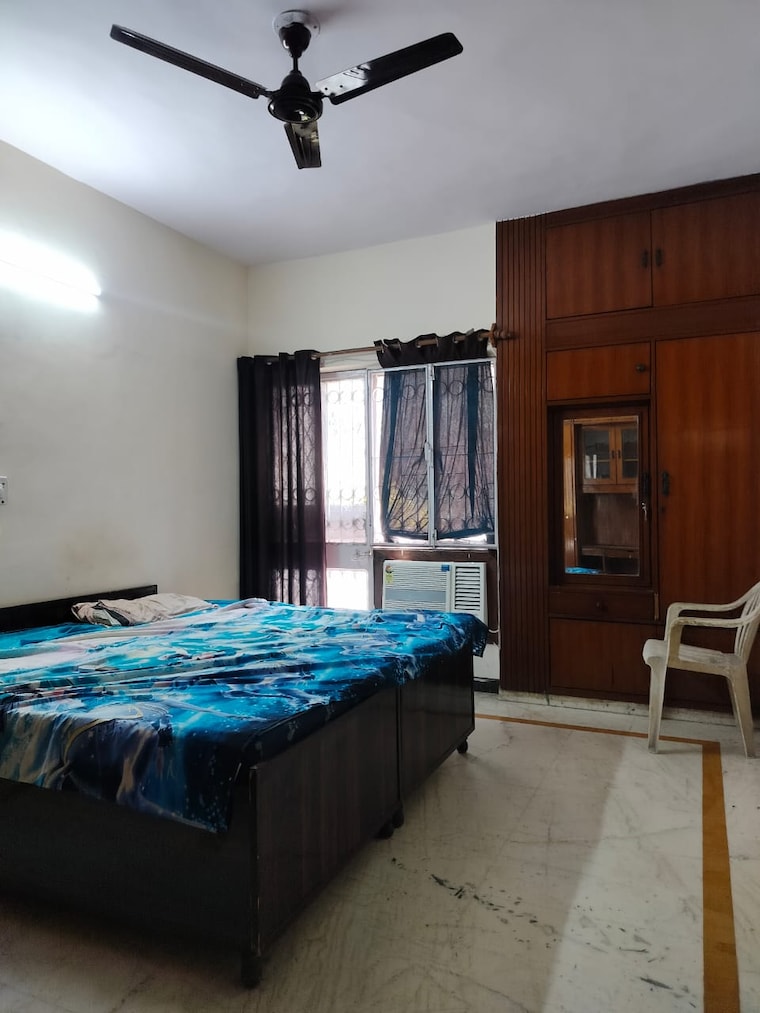 Bedroom, sarita vihar 3 Bedroom 1400 Sq.Ft. Apartment In Sarita Vihar Delhi 9219865