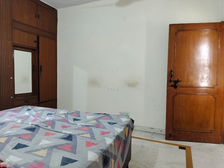 Bedroom, sarita vihar 3 Bedroom 1400 Sq.Ft. Apartment In Sarita Vihar Delhi 9219865