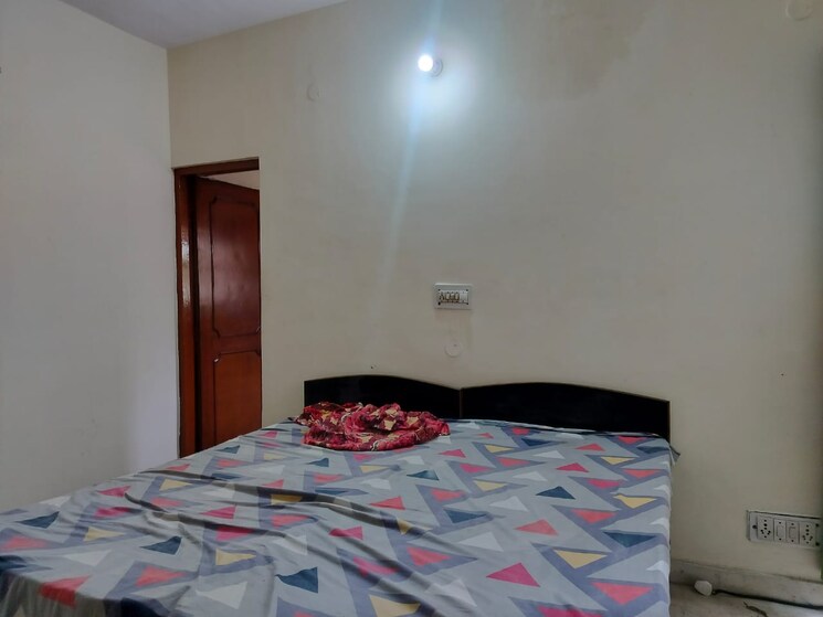 Bedroom, sarita vihar 3 Bedroom 1400 Sq.Ft. Apartment In Sarita Vihar Delhi 9219865