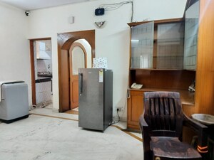 Room in 3 BHK Apartment at Sarita Vihar – for Rent