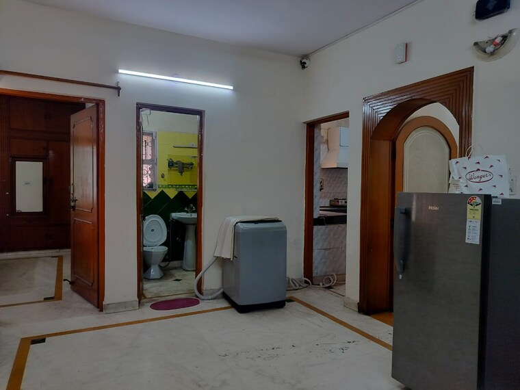 Other, sarita vihar 3 Bedroom 1400 Sq.Ft. Apartment In Sarita Vihar Delhi 9219865