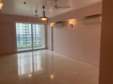 Room in 3.5 BHK Apartment at DLF The Ultima, Sector 81 – for Sale