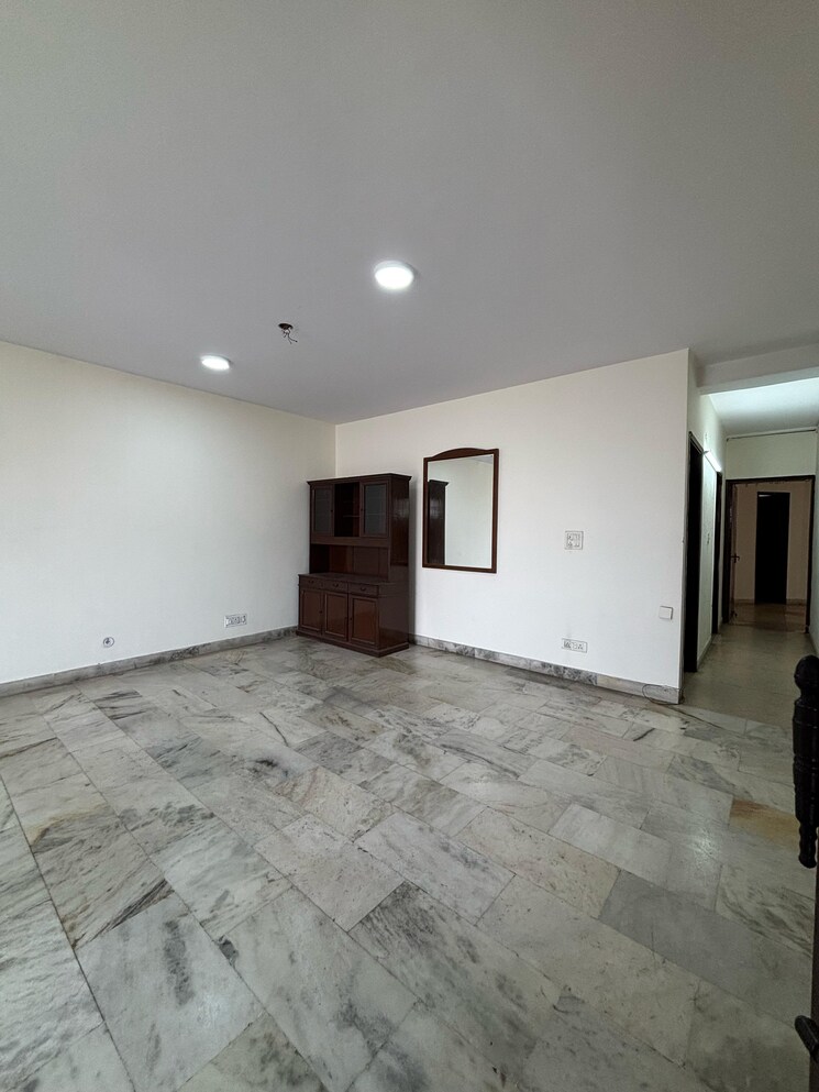Room, ss-southend-floors 3 Bedroom 1500 Sq.Ft. Apartment In South City 2 Gurgaon 9219866