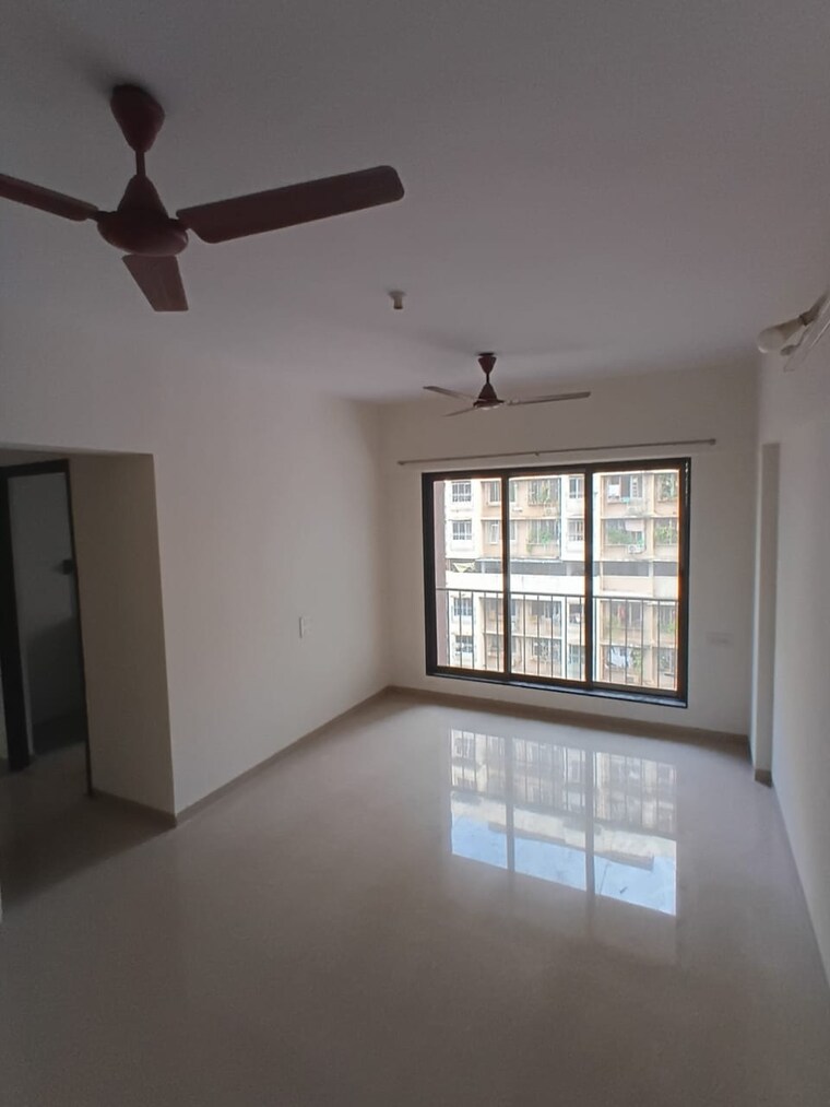 Room, kurla east 1 Bedroom 400 Sq.Ft. Apartment In Kurla East Mumbai 9219873