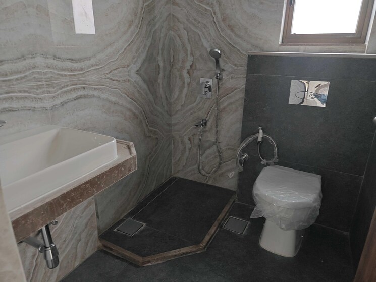 Bathroom, hubtown-the-premiere 2 Bedroom 728 Sq.Ft. Apartment In Andheri West Mumbai 9219880