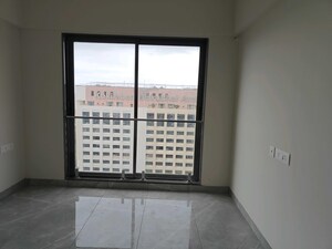 Room in 2 BHK Apartment at Hubtown The Premiere, Andheri West – for Rent