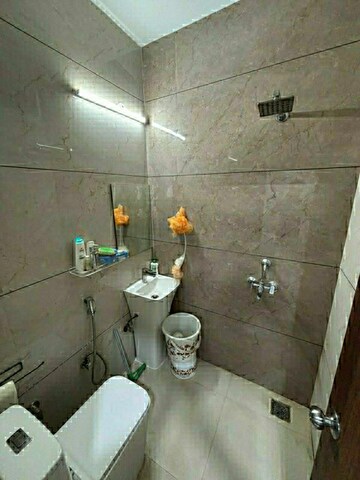 Bathroom in 2.5 BHK Builder Floor at Sector 29 – for Rent