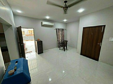 Living Room in 2.5 BHK Builder Floor at Sector 29 – for Rent