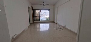Room in 2 BHK Apartment at Silver Arch Eden woods, Andheri West – for Rent