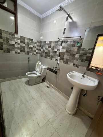 Attached Bathroom in 1 BHK Apartment at Chattarpur – for Rent