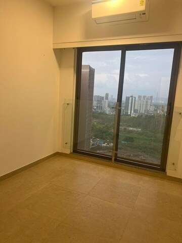 Room in 2 BHK Apartment at Millionaire Heritage, Andheri West – for Rent
