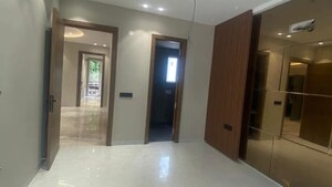 Room in 3 BHK Builder Floor at Sector 57 – for Sale