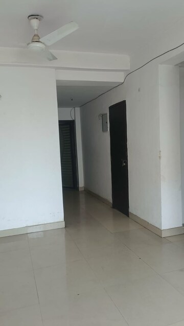 Room in 3 BHK Apartment at Amrapali Crystal Homes, Sector 76 – for Sale