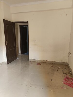 Room in 2 BHK Apartment at Jm Orchid, Sector 76 – for Sale