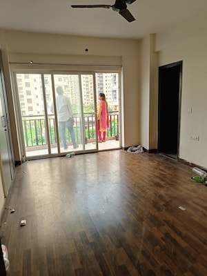 Room in 2 BHK Apartment at Jm Orchid, Sector 76 – for Sale