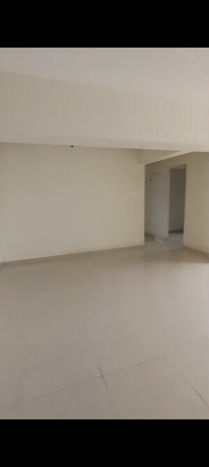 Room in 2 BHK Apartment at Alliance Fortuna Blue, Lower Parel – for Rent
