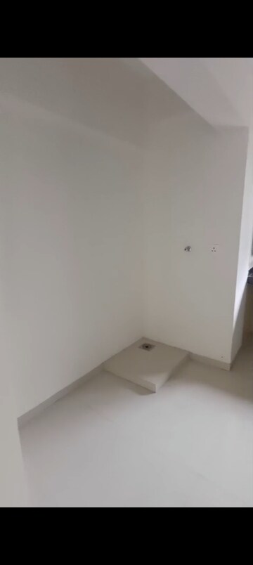 Room in 2 BHK Apartment at Alliance Fortuna Blue, Lower Parel – for Rent