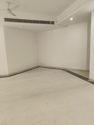 Room in 2 BHK Apartment at Gardenia Golf City, Sector 75 – for Sale