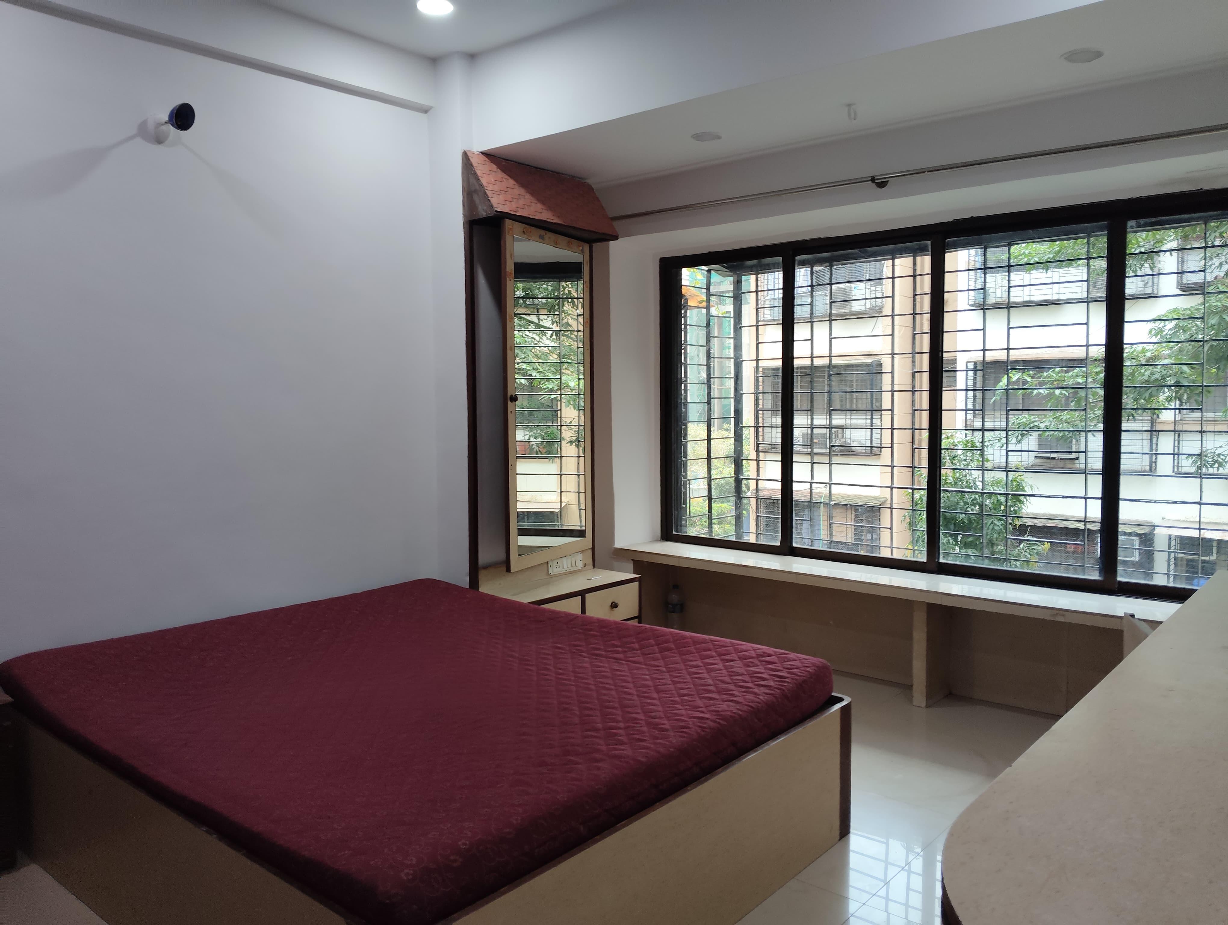 2 BHK + Servant Room Apartment For Rent in Oshiwara Mhada