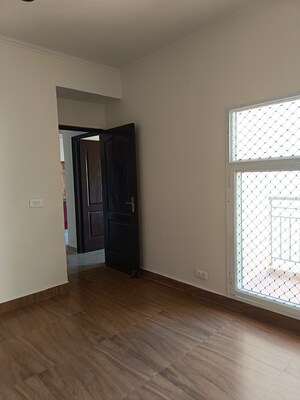 Room in 3 BHK Apartment at Gardenia Golf City, Sector 75 – for Sale