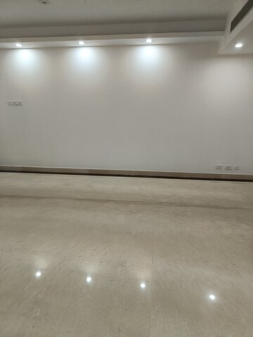 Room in 3 BHK Apartment at Supertech ORB, Sector 74 – for Rent