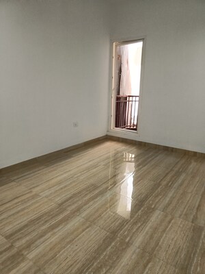 Room in 3 BHK Apartment at Supertech ORB, Sector 74 – for Rent