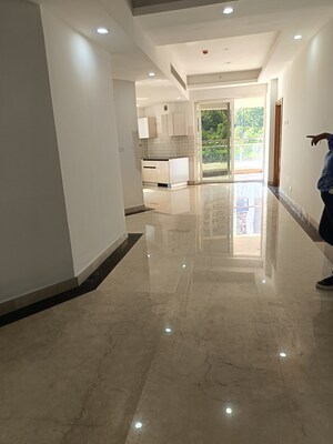 Room in 3 BHK Apartment at Supertech ORB, Sector 74 – for Rent