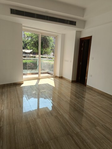 Room in 3 BHK Apartment at Supertech ORB, Sector 74 – for Rent