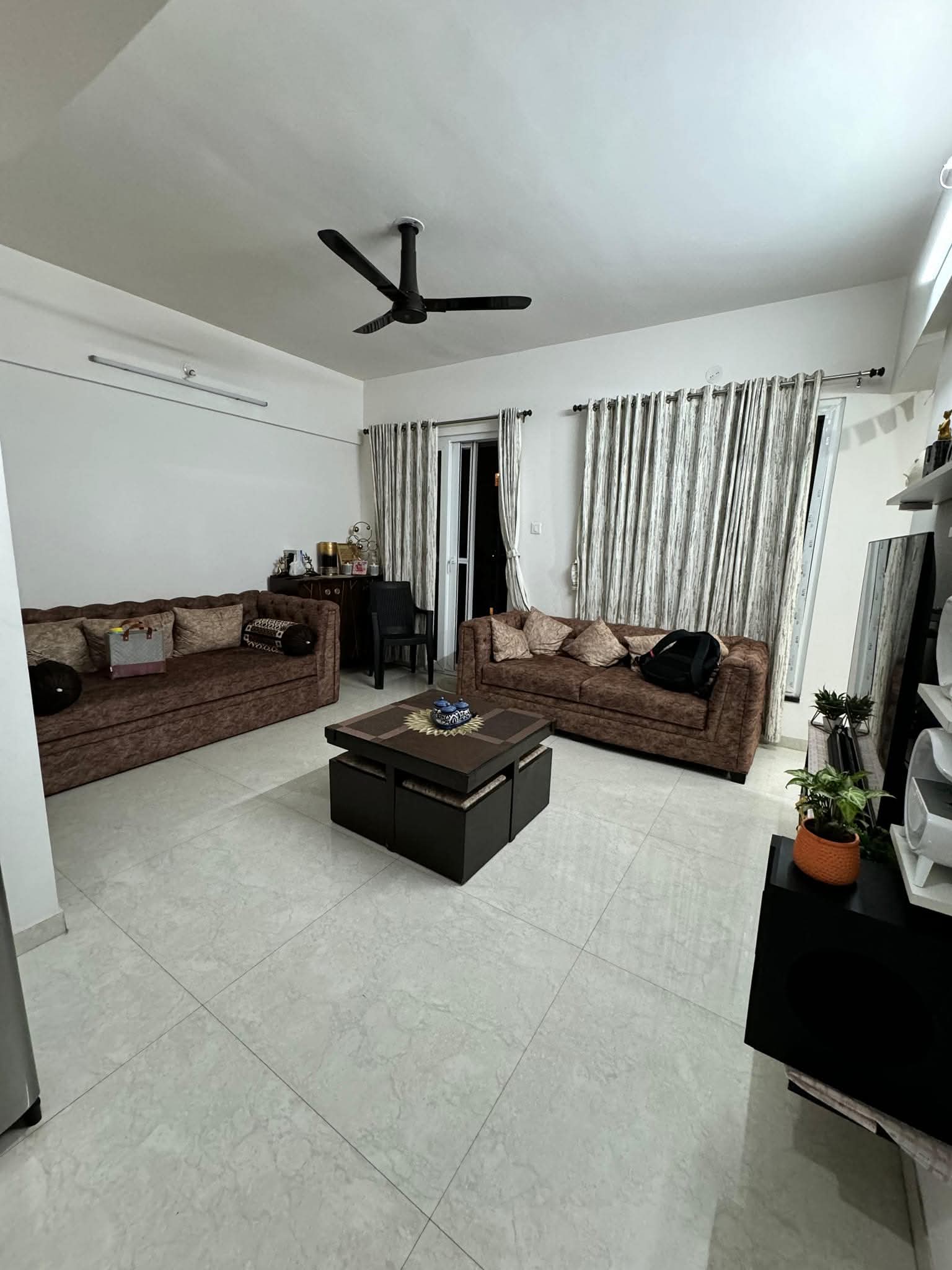 2 BHK + Extra Room Apartment For Rent in Majestique Towers