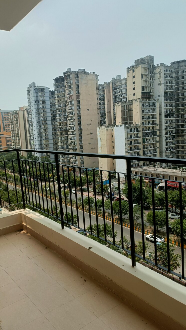 Balcony, amrapali-crystal-homes 3 Bedroom 1700 Sq.Ft. Apartment In Sector 76 Noida 9219986