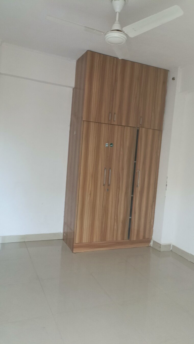 undefined, amrapali-crystal-homes 3 Bedroom 1375 Sq.Ft. Apartment In Sector 76 Noida 9219990