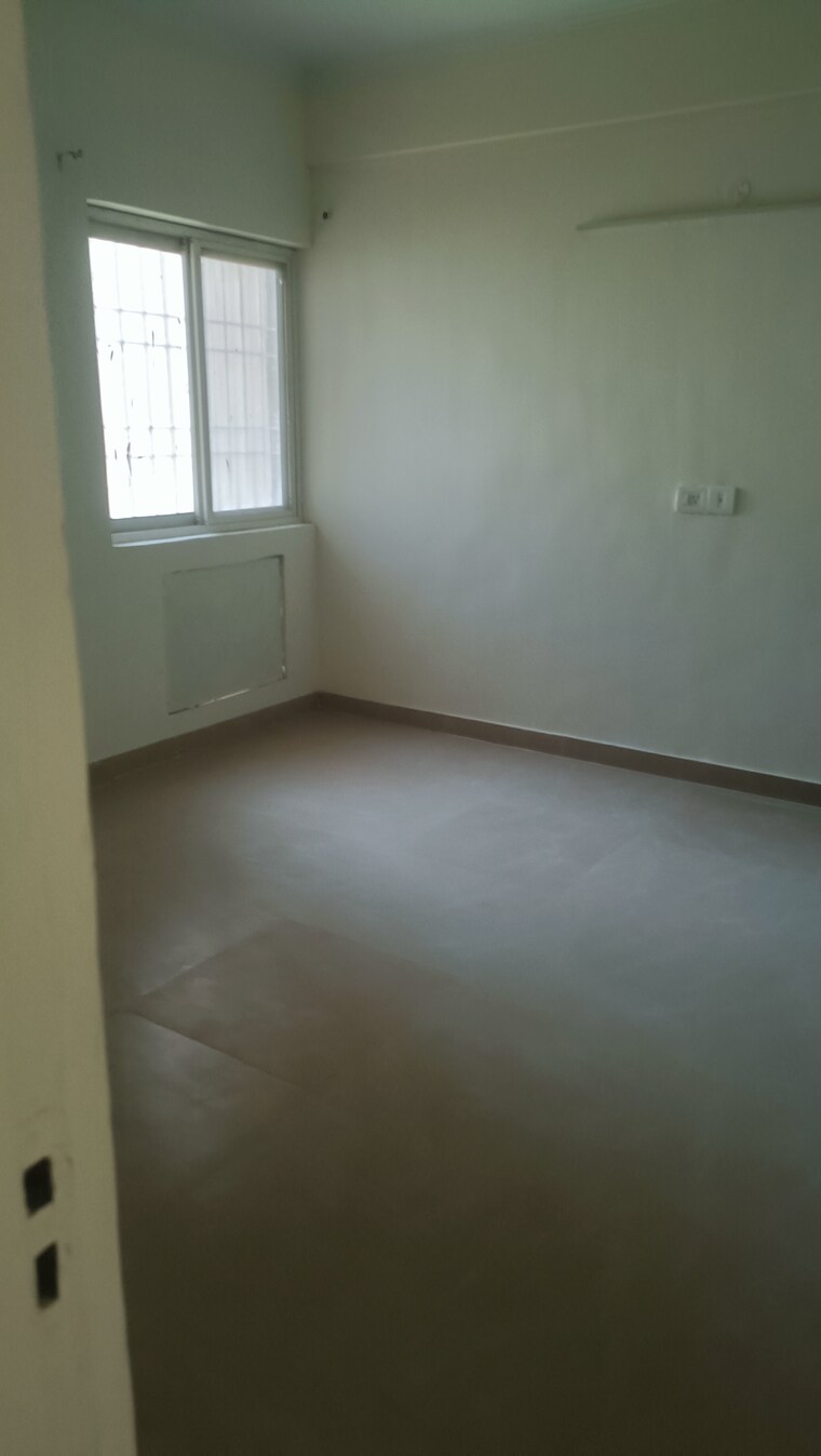 Room, amrapali-crystal-homes 3 Bedroom 1375 Sq.Ft. Apartment In Sector 76 Noida 9219990