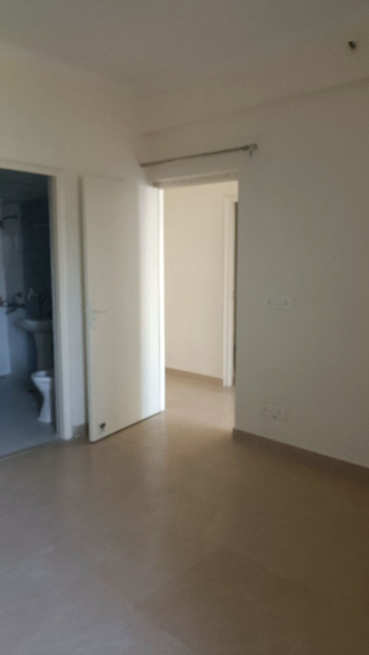 Room, amrapali-crystal-homes 3 Bedroom 1375 Sq.Ft. Apartment In Sector 76 Noida 9219990